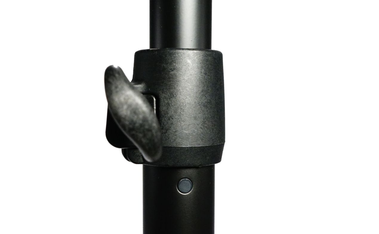 IS717-Speaker Pole